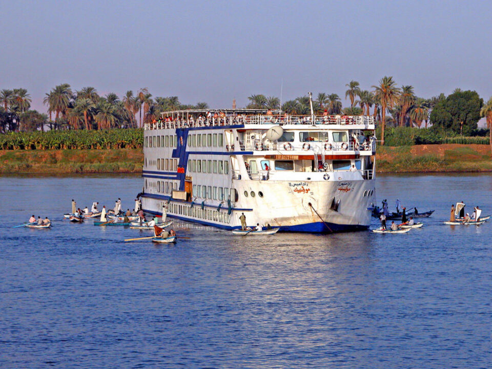 Congo River Cruise